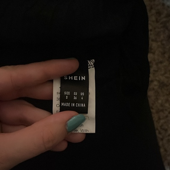 Too small! - Picture 2 of 2